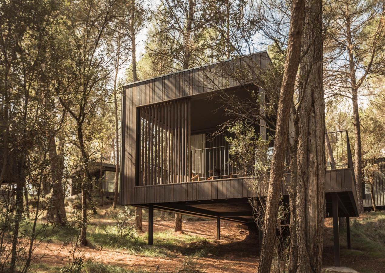 Les Cabanes De L'Oller Del Mas Manresa Buitenkant foto